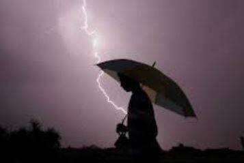 Rain : महाराष्ट्रातील विविध जिल्ह्यात मान्सूनपूर्व पावसाची हजेरी