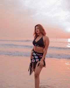 पैसों के लिए रूसी लड़के संग की पार्टी, नेशनल टीवी पर किया था प्यार का इजहार, 'कच्चा बादाम' गर्ल की कॉन्ट्रोवर्शियल लव लाइफ