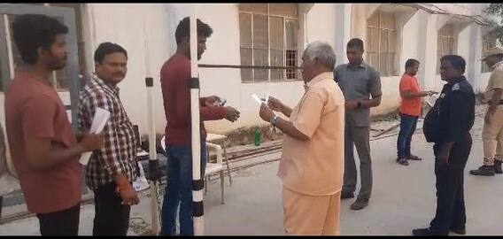 TSPSC Group 1 Prelims : ప్రశ్నాపత్రాల లీకేజ్ వ్యహారంతో అభ్యర్థులకు కఠిన ఆంక్షలు | ABP Desam