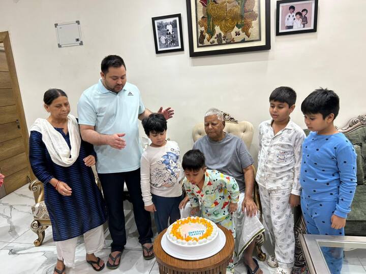 Photos of this celebration were shared on social media by Bihar Deupty Chief Minister and Lalu Yadav's son Tejashwi Yadav. While sharing the images, he wrote, 
