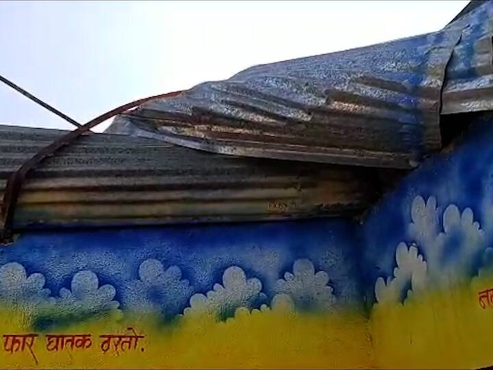 कालपासूनच राज्यातील अनेक जिल्हे आणि शहरांमध्ये सोसाट्याच्या वाऱ्यासह मुसळधार पावसानं हजेरी लावली आहे.