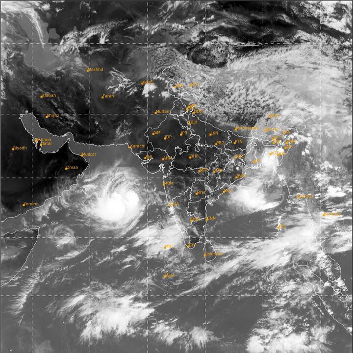 बिपरजॉयने चक्रीवादळाने मार्ग बदलला आहे. गेल्या 12 तासांमध्ये चक्रीवादळ हळूहळू उत्तर-ईशान्य दिशेने पुढे सरकत आहे. चक्रीवादळ उत्तर-पश्चिम दिशेने पुढे सरकण्याची शक्यता याआधी हवामान खात्याने वर्तवली होती.