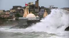 Bypar Cyclone: વાવાઝોડાને લઈને સૌથી ચિંતાજનક સમાચાર, કચ્છ-સૌરાષ્ટ્ર માટે યલો એલર્ટ જાહેર