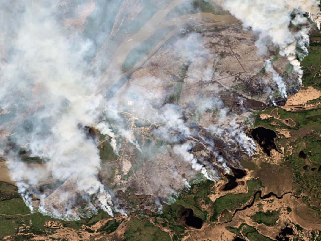 Canadian Wildfires Could Last 'All Summer', 203 Of Total 416 Active Fires Are 'Out Of Control' Canada Wildfires Canada Fores Fires Could Last All Summer, 203 Of Total 416 Active Fires Are Out Of Control Quebec British Columbia Canadian Wildfires Could Last 'All Summer', 203 Of Total 416 Active Fires Are 'Out Of Control'