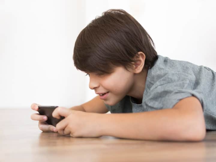 Game Addict: Your child also plays a lot of games in mobile, so do not tell him all these things, know what