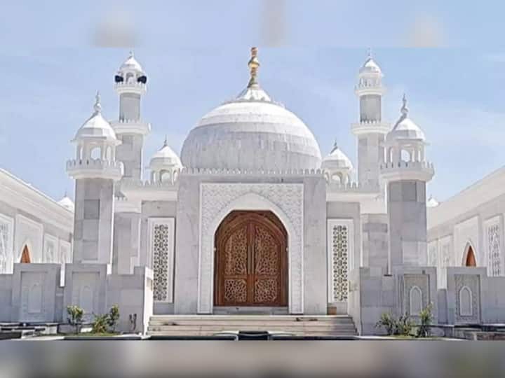 Tamil Nadu Man Build Taj Mahal For Mother At Tiruvarur District Viral News महबूबा नहीं...मां के प्यार में दीवाना हुआ शख्स, बनवा डाला करोड़ों का 'ताज महल', दूर-दूर से देखने आ रहे लोग