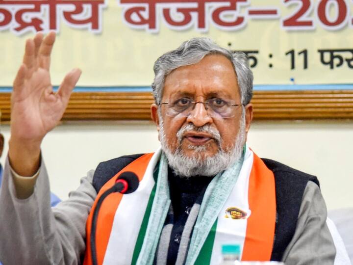 Sushil Kumar Modi Said Education of Bihar Destroyed in the dog-fight of the Minister and Principal Secretary Bihar: 'मंत्री-प्रधान सचिव की डॉग-फाइट में चौपट हुई बिहार की शिक्षा', सुशील मोदी ने विभाग को बचाने के लिए बताया उपाय