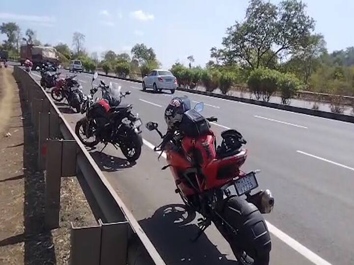 यापूर्वीही धूम स्टाईलनं बाईक राईड करताना अनेक बाईक रायडर्सचा अपघाती मृत्यू झाल्याचं पाहायला मिळालं आहे.