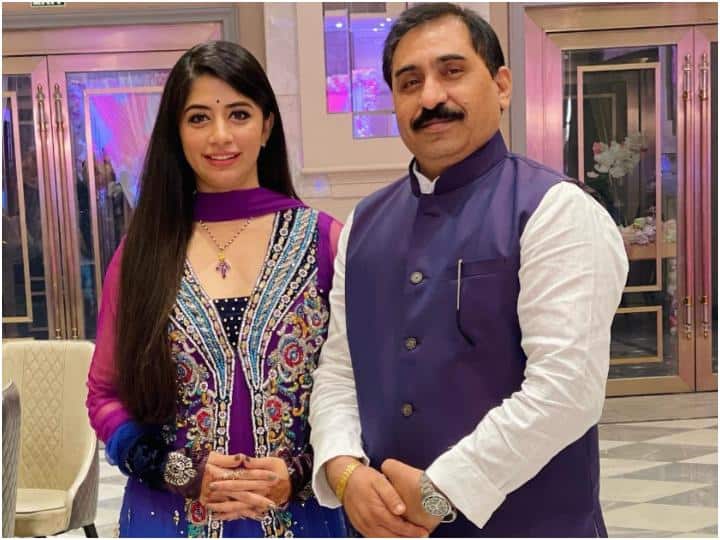 ‘हां मैं गोल्ड डिगर हूं’.. 21 साल बड़े शख्स से शादी की ट्रोलिंग पर 'इश्क का रंग सफेद' फेम एक्ट्रेस स्नेहल राय का करारा जवाब Ishq Ka Rang Safed fame Snehal Rai gave a befitting reply on calling gold digger shared husband Madhvendra Rai Photo ‘हां मैं गोल्ड डिगर हूं’.. 21 साल बड़े शख्स से शादी की ट्रोलिंग पर 'इश्क का रंग सफेद' फेम एक्ट्रेस स्नेहल राय का करारा जवाब