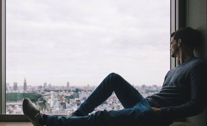 আপনার প্রাক্তন হয়ত নতুন সম্পর্কে জড়িয়েছেন। সেখানে নতুন করে ধন্দ তৈরি হওয়া অপ্রয়োজন। তাই পরিষ্কার জানিয়ে দিন যে পুরনো সম্পর্ক জোড়া লাগানোর কোনও ইচ্ছা আপনার নেই। তাঁর বর্তমান সম্পর্ক কেমন চলছে, তিনি সুখী হয়েছেন কিনা, এসব নিয়ে না ঘাঁটানোই ভাল।