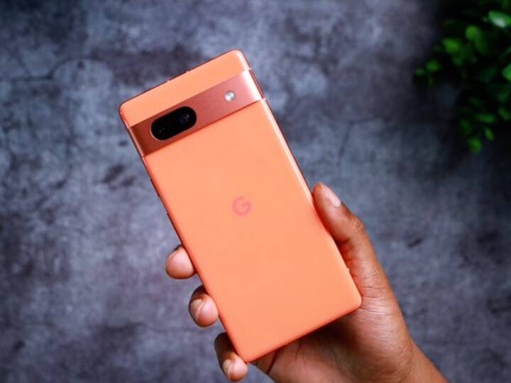 फिलहाल ये अपडेट एंड्रॉइड 14 बीटा के 3 वर्जन में देखने को मिलें हैं. इन अपडेट्स को आप Pixel 4a 5G, Pixel 5, Pixel 5a, Pixel 6, Pixel 6 Pro, Pixel 6a, Pixel 7 और Pixel 7 Pro में प्राप्त कर सकते हैं.