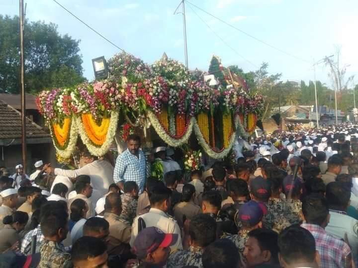 तिथून माऊलींच्या पालखीचा मुक्काम भवानी पेठेतील विठोबा मंदिरात तर नाना पेठेतील निवडुंगा विठ्ठल मंदिरात तुकोबांची पालखी मुक्कामी असेल.