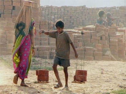 World Day Against Child Labour 2023 Quotes Images Slogans History Significance World Day Against Child Labour 2023: இன்று குழந்தை தொழிலாளர் எதிர்ப்பு தினம்… ஏன் கொண்டாடுகிறோம்? இந்த வருட கருப்பொருள் என்ன?