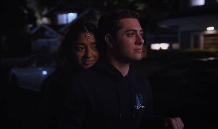 இந்த தொடர் மக்களிடையே நல்ல வரவேற்பை பெற்று வருகிறது. குறிப்பாக இந்திய மக்களுக்கு பினைப்பையும் எற்படுத்தியுள்ளது.