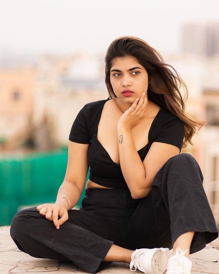 రీతూ చౌదరి అందమైన ఫోటోలు