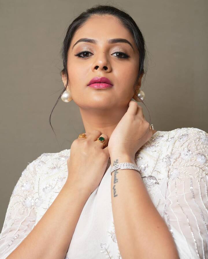శ్రీముఖి అందమైన ఫోటోలు