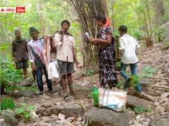 అల్లూరి జిల్లాలో నిండు గర్భిణిని 8 కిలోమీటర్ల డోలీలో మోసి ఆస్పత్రికి!