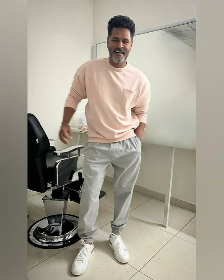 प्रभू देवाने 2020 मध्ये हिमानीसोबत विवाह केला होता. हिमानी सिंह ही डॉक्टर आहे.