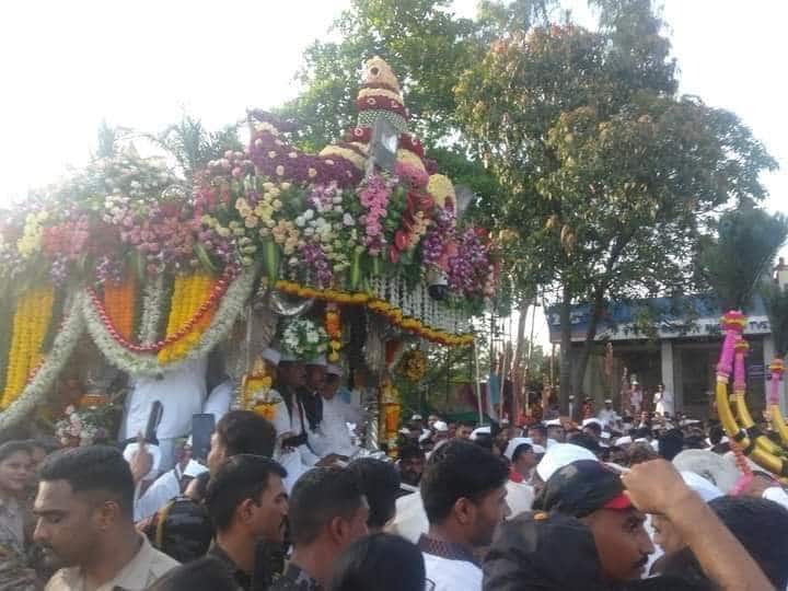 दापोडीत तुकाराम माहारांच्या पालखीचा दुपारचा मुक्काम असणार आहे.