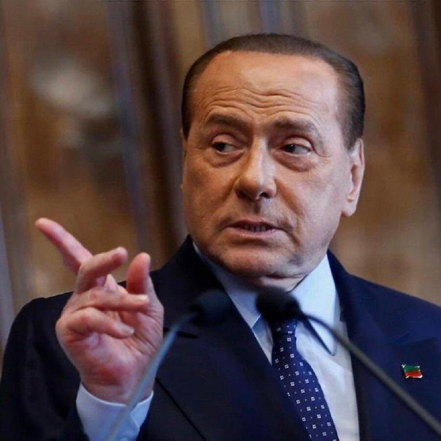 Silvio Berlusconi Died: इटली के सबसे अमीर नेता सिल्वियो बर्लुस्कोनी का निधन, जानें मौत की वजह, 3 बार रहे पीएम, कहलाने लगे थे 'प्‍लेब्‍वॉय