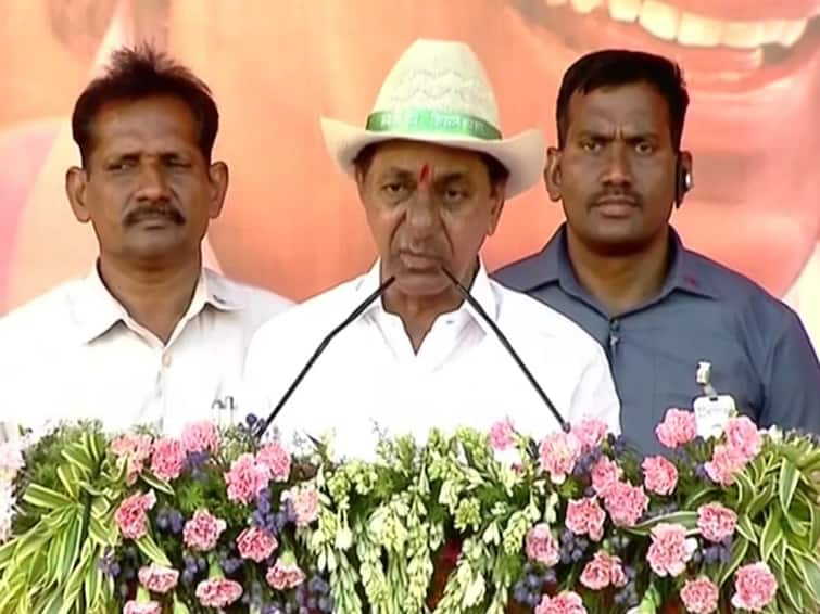 KCR speech: CM Chandrasekhar rao participates pragathi nivedana sabha in Gadwal district KCR Speech: ధరణిని ఉంచుదమా? బంగాళాఖాతంలో వేద్దమా? వారికి మీరే బుద్ధి చెప్పాలి - కేసీఆర్