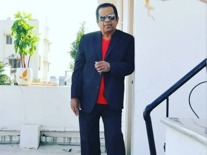 Brahmanandam Networth: कॉमेडी किंग कपिल शर्मा की लग्जरी लाइफ स्टाइल से तो सभी वाकिफ हैं. लेकिन आज हम आपको साउथ के उस कॉमेडियन से मिलवा रहे हैं जो नेटवर्थ के मामले में कपिल को भी पीछे छोड़ते हैं.