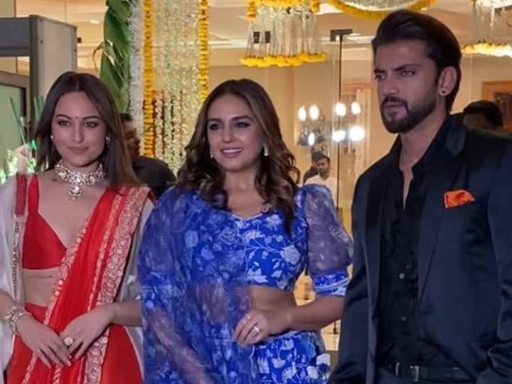 Sonakshi Sinha-Zaheer Iqbal: सोनाक्षी सिन्हा और उनके कथित बॉयफ्रेंड जहीर इकबाल एक साथ प्रोड्यूसर मधु मंटेना और इरा त्रिवेदी के वेडिंग रिसेप्शन में पहुंचे. जानें कैसा था सोनाक्षी का लुक.