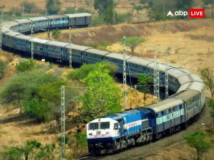 Several trains in Gujarat canceled due to Biparjoy cyclone Cyclone Biparjoy 2023: બિપરજોય વાવાઝોડાને લઈને ગુજરાતની અનેક ટ્રેનો રદ, જુઓ લીસ્ટ