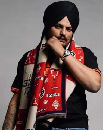 ਇਸ ਮੌਕੇ ਇੰਡਸਟਰੀ ਦੇ ਕਈ ਸਿਤਾਰਿਆਂ ਵੱਲੋਂ ਸਿੱਧੂ ਦੀ ਯਾਦ ਵਿੱਚ ਪੋਸਟਾਂ ਸਾਂਝੀਆਂ ਕੀਤੀਆਂ ਗਈਆਂ। ਇਨ੍ਹਾਂ ਪੋਸਟਾਂ ਉੱਪਰ ਮਾਰੋ ਨਜ਼ਰ ਜਿਨ੍ਹਾਂ ਸਿਤਾਰਿਆਂ ਨੇ ਸਿੱਧੂ ਨਾਲ ਆਪਣੀਆਂ ਯਾਦਾਂ ਨੂੰ ਕੀਤਾ ਤਾਜ਼ਾ।