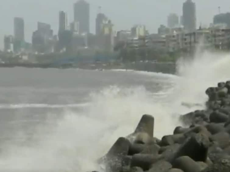 WATCH High Tidal Waves Hit Marine Drive As Cyclone Biparjoy Intensifies Gujarat NDRF SDRF WATCH: High Tidal Waves Hit Marine Drive As Cyclone Biparjoy Intensifies