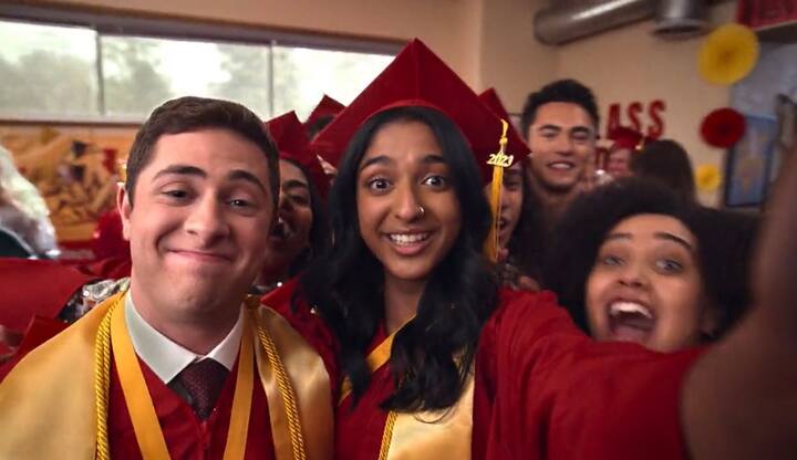 இந்த படத்தில் கதாநாயகியாக நடித்த மைத்ரேயி ராமகிருஷ்ணன் ஸ்ரீலங்காவில் இருந்து கனடா நாட்டுக்கு குடிபெயர்ந்தவர் என்பது குறிப்பிடத்தக்கது.