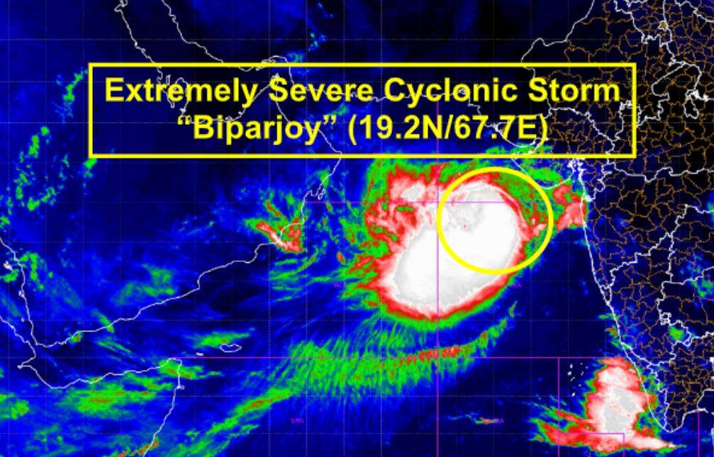 Biparjoy Cyclone Danger of destructive cyclone increased over Gujarat, Orange alert in Saurashtra-Kutch Biparjoy Cyclone: ગુજરાત પર વધ્યો વિનાશક વાવાઝોડાનો ખતરો, સૌરાષ્ટ્ર-કચ્છમાં ઓરેન્જ એલર્ટ