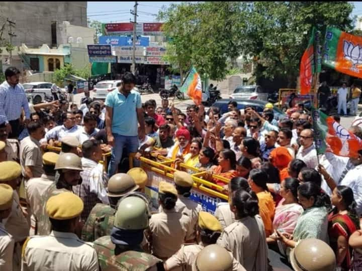 BJP  Protest against not installing a martyr's statue in Magri Satellite hospital of Udaipur Rajasthan ANN Rajasthan Politics: अस्पताल में शहीद की मूर्ति न लगाने के विरोध में बीजेपी सड़क पर उतरी, कांग्रेस पर लगाए ये आरोप