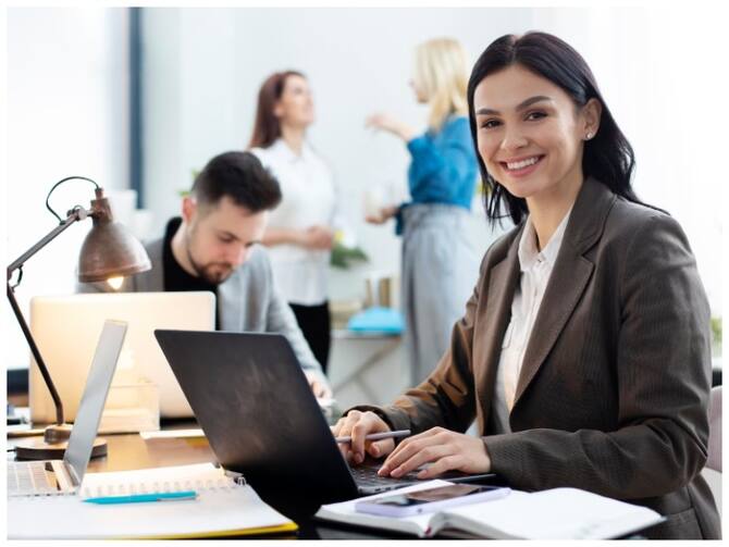 These Qualities In A Candidate Make Him First Choice For Jobs Qualities  That Can Get You A Job | Job Skills: ये क्वालिटी रखने वाले कैंडिडेट्स को  कंपनियां लेती हैं हाथों-हाथ, बढ़