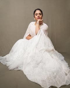 Sreemukhi: దివి నుంచి భువికొచ్చిన దేవకన్యలా కనిపిస్తున్న శ్రీముఖి