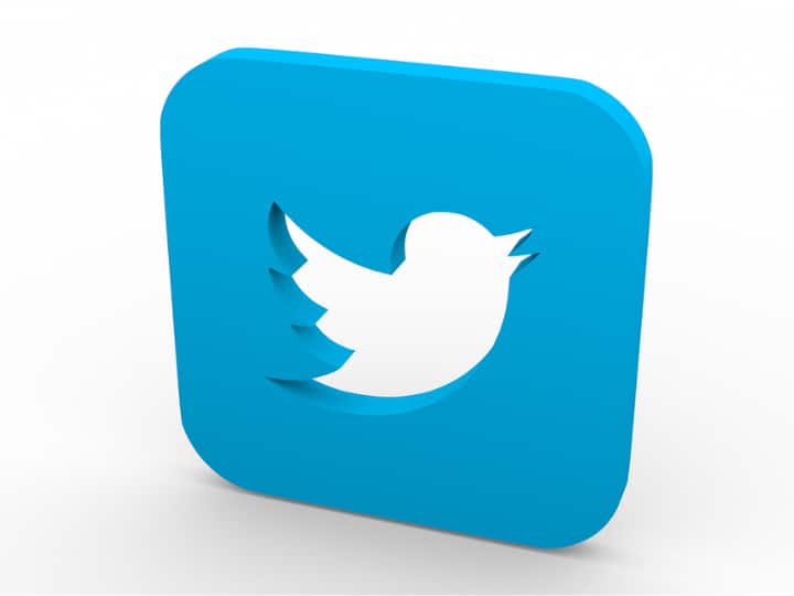 Twitter will soon rollout a new update that will limit bot account from messaging to verified people Twitter पर जल्द नॉन-फॉलोअर्स को मैसेज भेजने के लिए ब्लू टिक लेना होगा जरुरी, वरना ये होगा