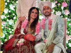 Krishna Bhatt Wedding: विक्रम भट्ट ने बेटी कृष्णा के साथ किया स्टेज पर डांस, सामने आई संगीत से लेकर वेडिंग तक की इनसाइड फोटोज