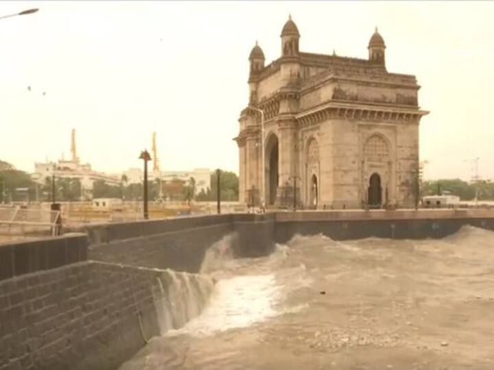 High tidal waves were witnessed near Gateway of India in Mumbai as cyclone Biporjoy intensified into an extremely severe cyclonic storm.  (Source: ANI)