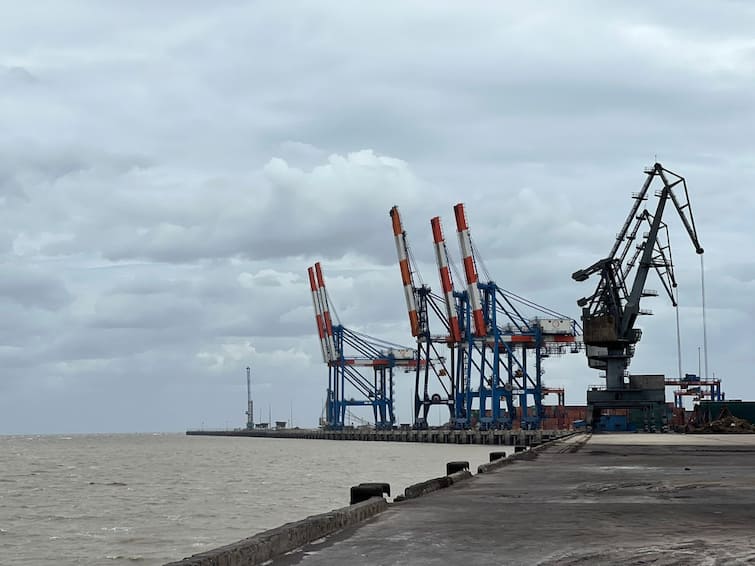 Cyclone Biparjoy Gujarat Kandla Port Gets Cleared Of Ships Signal 10 Put Up As Cyclone Threat Looms PM Modi Chairs Review Meeting IMD Warning Kandla Port Cleared As Gujarat Braces For Cyclone Biparjoy, Signal 10 Put Up — Details
