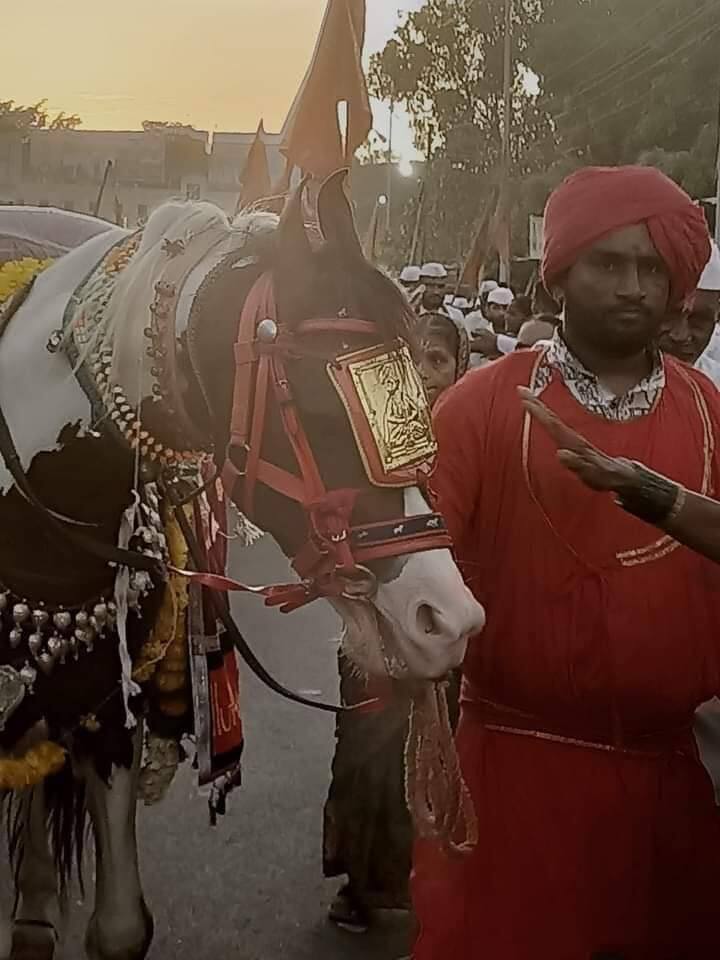 पुण्यातील विश्रांतवादी परिसरात वारकऱ्यांची सेवा करण्यासाठी अनेक नागरिकांनी व्यवस्था केली आहे.