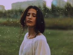 বর্ষার মরসুমে বাড়ে চুল পড়ার সমস্যা, রেহাই পেতে কী কী সতর্কতা অবলম্বন করবেন?