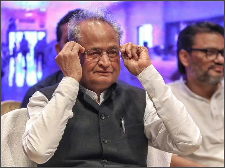 'देश में सोशल सिक्योरिटी कानून लागू करें प्रधानमंत्री', अशोक गहलोत की मांग, पायलट के लिए दी ये सलाह Rajasthan Election 2023: Ashok Gehlot Interview talk about PM Modi Rahul Gandhi Sachin Pilot Vasundhara Raje ANN 'देश में सोशल सिक्योरिटी कानून लागू करें प्रधानमंत्री', अशोक गहलोत की मांग, पायलट के लिए दी ये सलाह