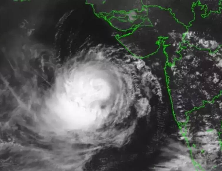 Cyclone Update: how many time Biporjoy reaction will be apply for hours, read all Updates જખૌ પોર્ટ નજીક વાવાઝોડું ટકરાશે, લેન્ડફૉલ બાદ આટલા કલાક સુધી કાળો કહેર વર્તાવશે ? જાણો લેટેસ્ટ અપડેટ