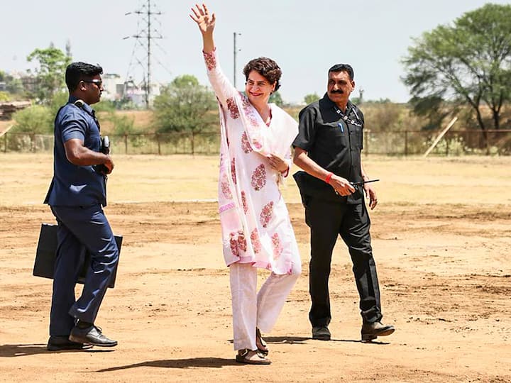 Priyanka Gandhi launched Congress's Vijay Sankalp campaign from Madhya Pradesh's Jabaplpur. Image Source: PTI