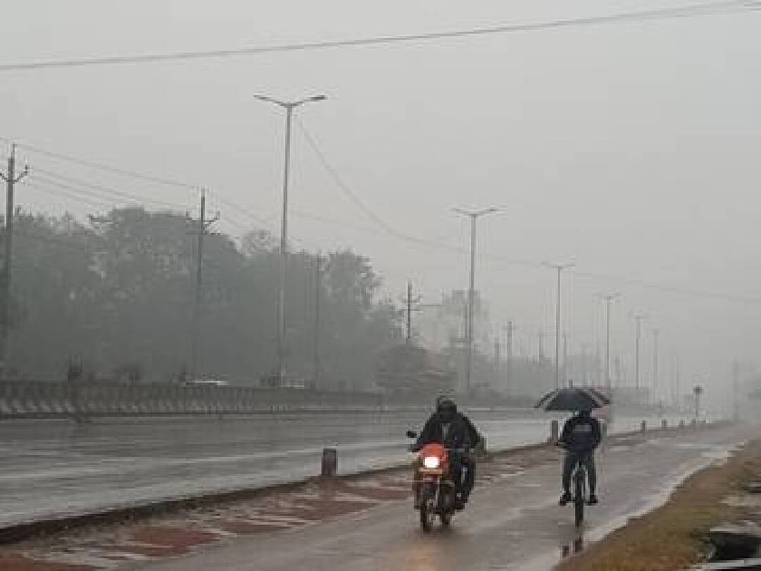 TN Rain Alert: தமிழ்நாட்டில் அடுத்த 3 மணிநேரத்தில் 3 மாவட்டங்களில் மழை.. எந்தெந்த மாவட்டங்களில்? இன்றைய மழை நிலவரம் இதோ.. In Tamil Nadu, there will be light rain with thunder and lightning in 3 districts namely Kanyakumari, Tirunelveli and Thenkasi in the next 3 hours, TN Rain Alert: தமிழ்நாட்டில் அடுத்த 3 மணிநேரத்தில் 3 மாவட்டங்களில் மழை.. எந்தெந்த மாவட்டங்களில்? இன்றைய மழை நிலவரம் இதோ..