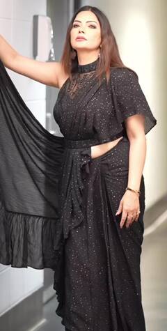 Satinder Satti: ਸਤਿੰਦਰ ਸੱਤੀ ਨੇ ਕਾਲੀ ਸਾੜੀ 'ਚ ਸ਼ੇਅਰ ਕੀਤੀਆਂ ਖੂਬਸੂਰਤ ਤਸਵੀਰਾਂ, ਖੂਬਸੂਰਤੀ ਸਾਹਮਣੇ ਬਾਲੀਵੁੱਡ ਸੁੰਦਰੀਆਂ ਵੀ ਫੇਲ੍ਹ