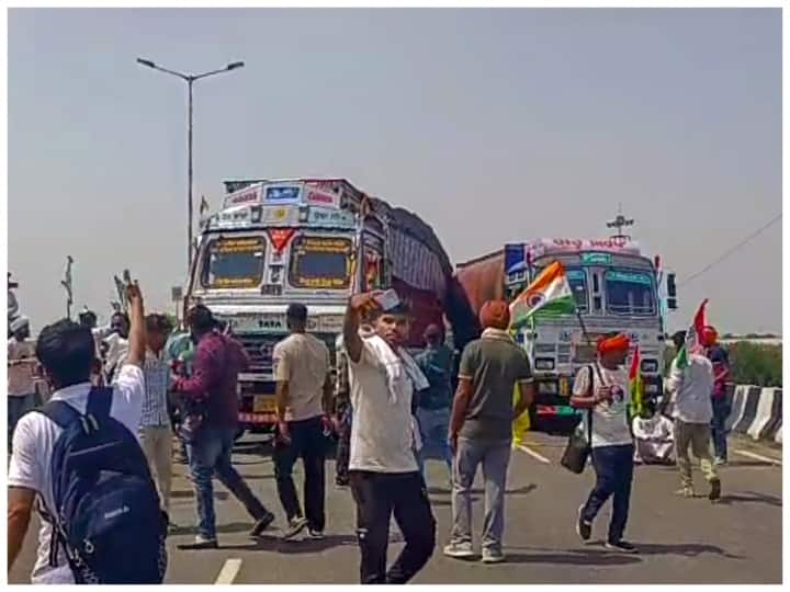 farmers block National Highway after mahapanchayat, demanding msp and release farmers Farmers Protest: पिपली में महापंचायत के बाद नेशनल हाईवे जाम, MSP और गिरफ्तार किसानों को रिहा करने की मांग