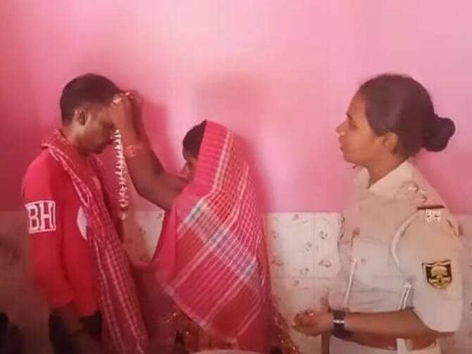 Marriage In Gya Of Two Children Mother Married At Buniyad Ganj Police  Station In Gaya Bihar Marraige In Thana Ann | Bihar News: गया के बुनियादगंज  थाने में दो बच्चों की मां