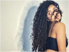 Anupama Parameswaran: అలల్లా ఎగురుతున్న కురులతో అందాల జలపాతంలా అనుపమా