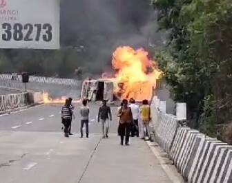 काही किरकोळ जखमींना जवळच्या रुग्णालयात हलवण्यात येत आहे.
